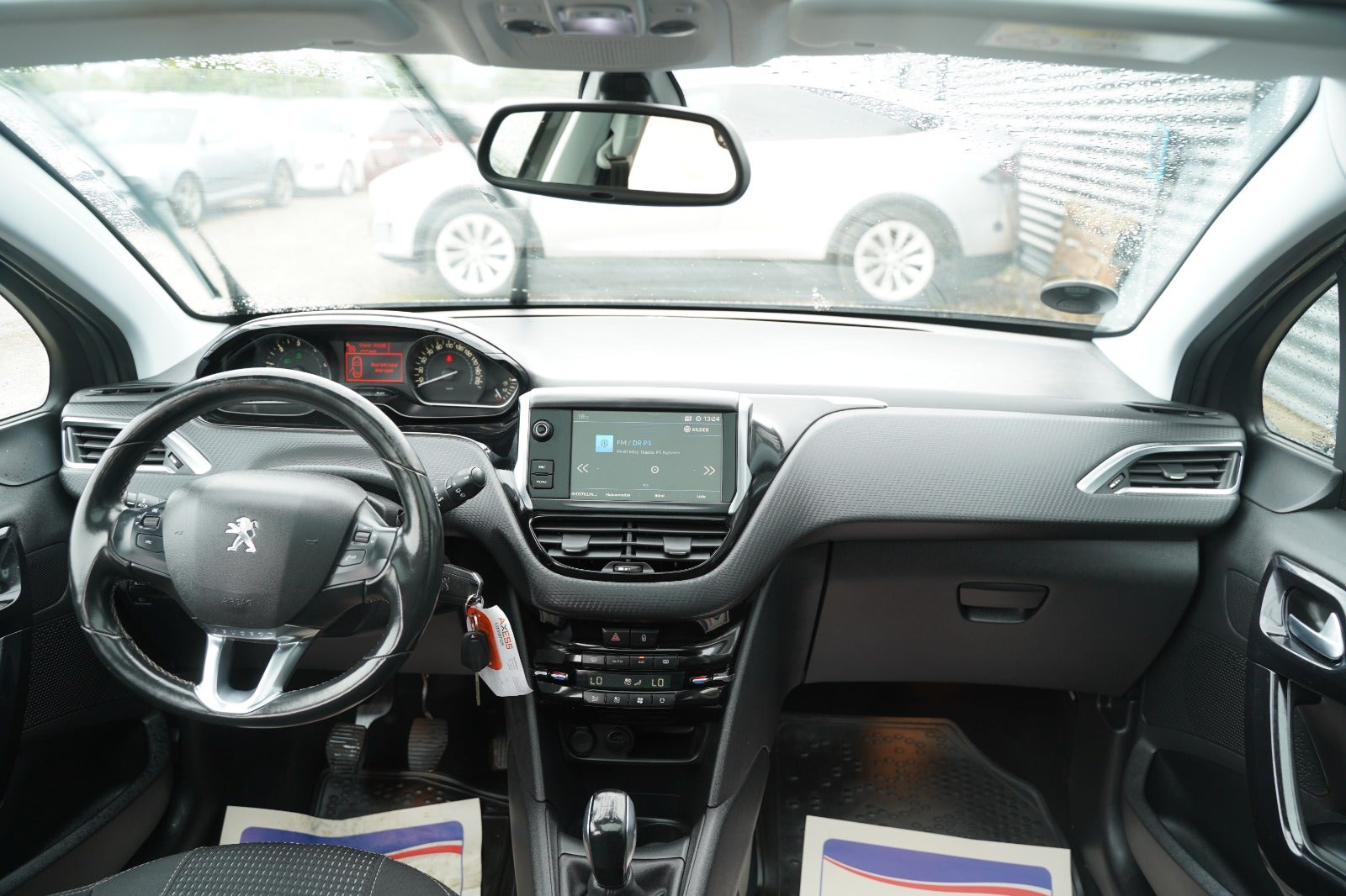 Billede af Peugeot 208 1,5 BlueHDi 100 Allure Sky