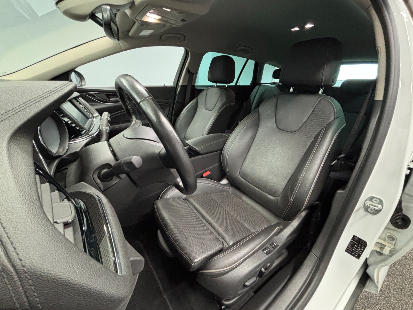 Billede af Opel Insignia 1,5 T 165 Dynamic Sports Tourer aut.