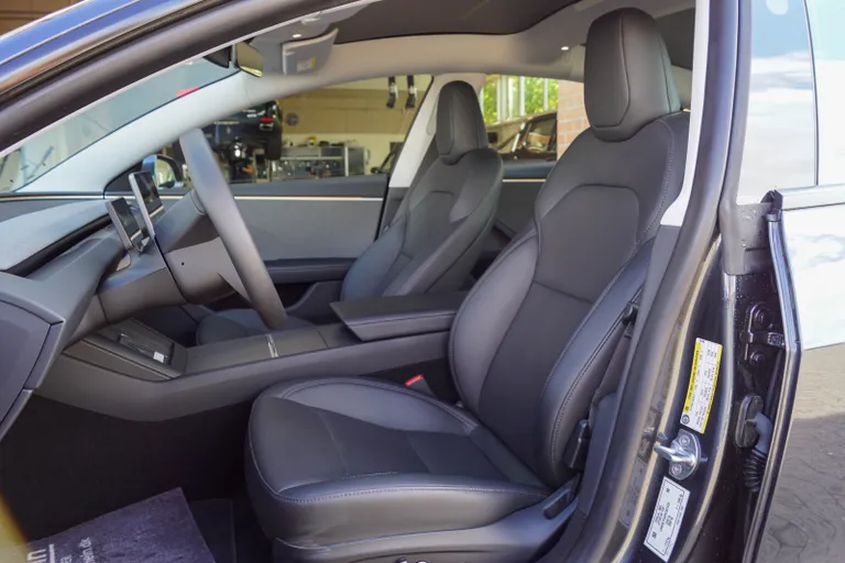 Tesla Model 3 RWD