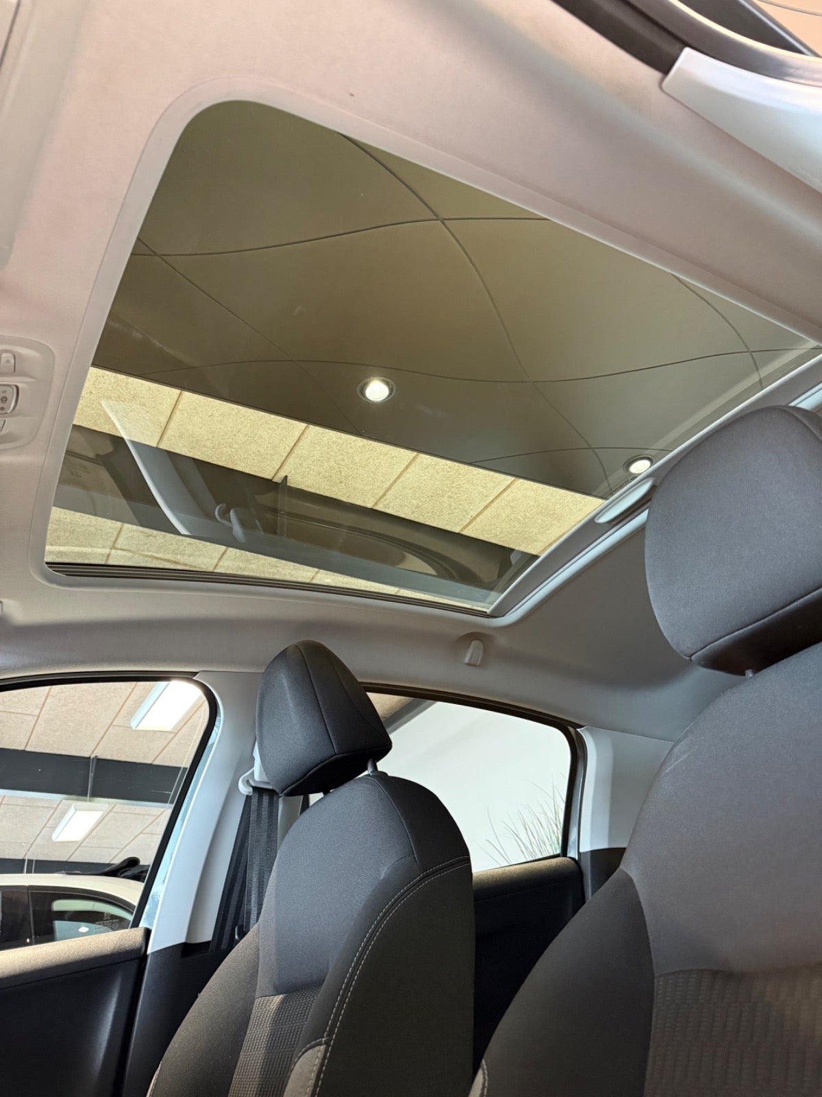 Billede af Peugeot 208 1,6 BlueHDi 100 Envy Sky