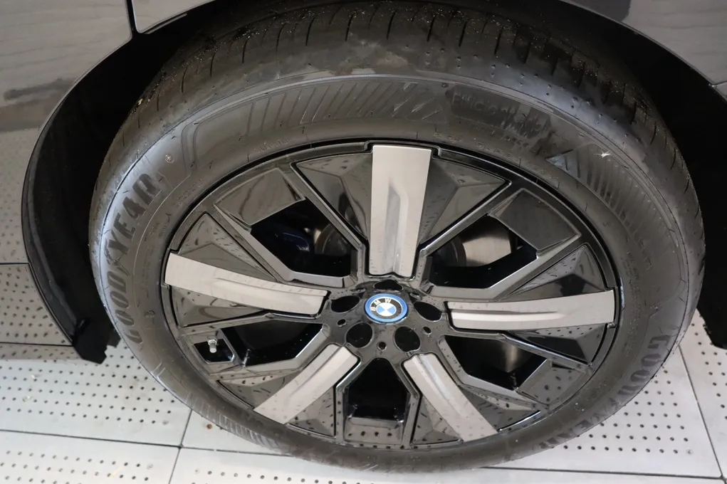 BMW iX xDrive40 Sport Line