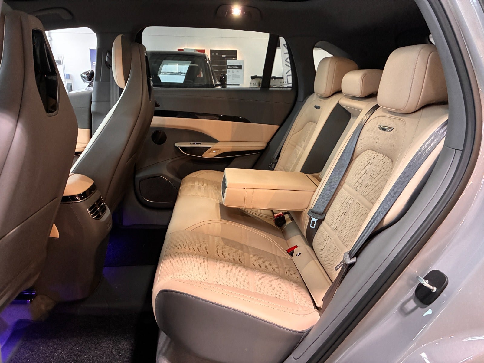 Billede af Hongqi EHS7 111 Exclusive