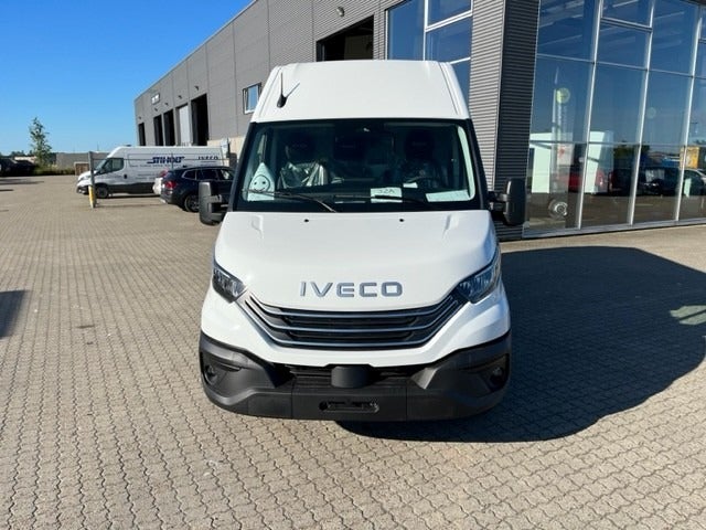 Billede af Iveco Daily 3,0 35C18 12m³ Van AG8