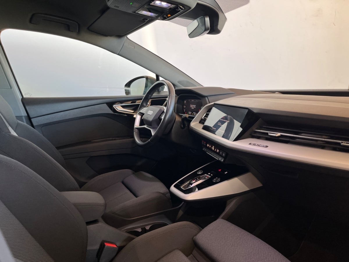 Audi Q4 e-tron S-line quattro Van
