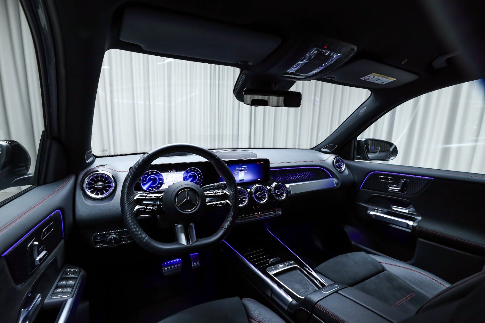 Mercedes-Benz EQB 250+ (4/8)