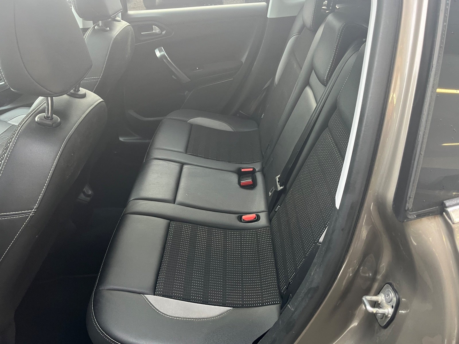 Billede af Peugeot 2008 1,2 e-THP 110 Allure Sky EAT6