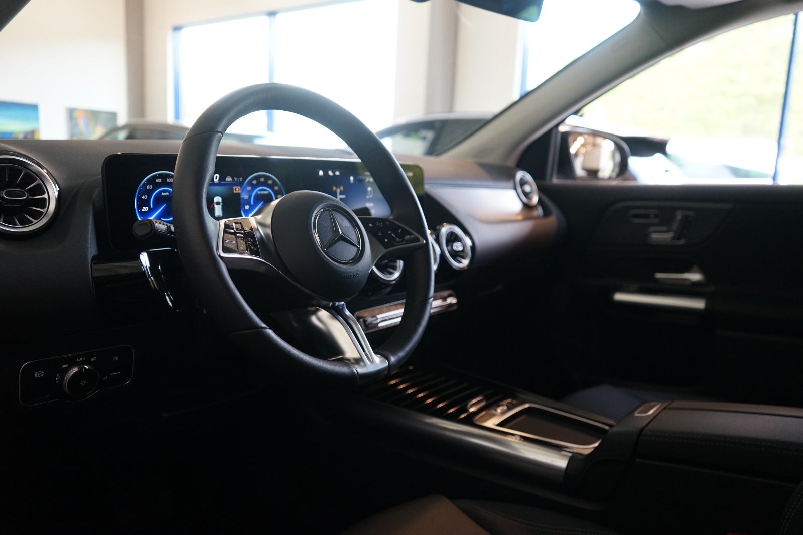 Mercedes EQA250+