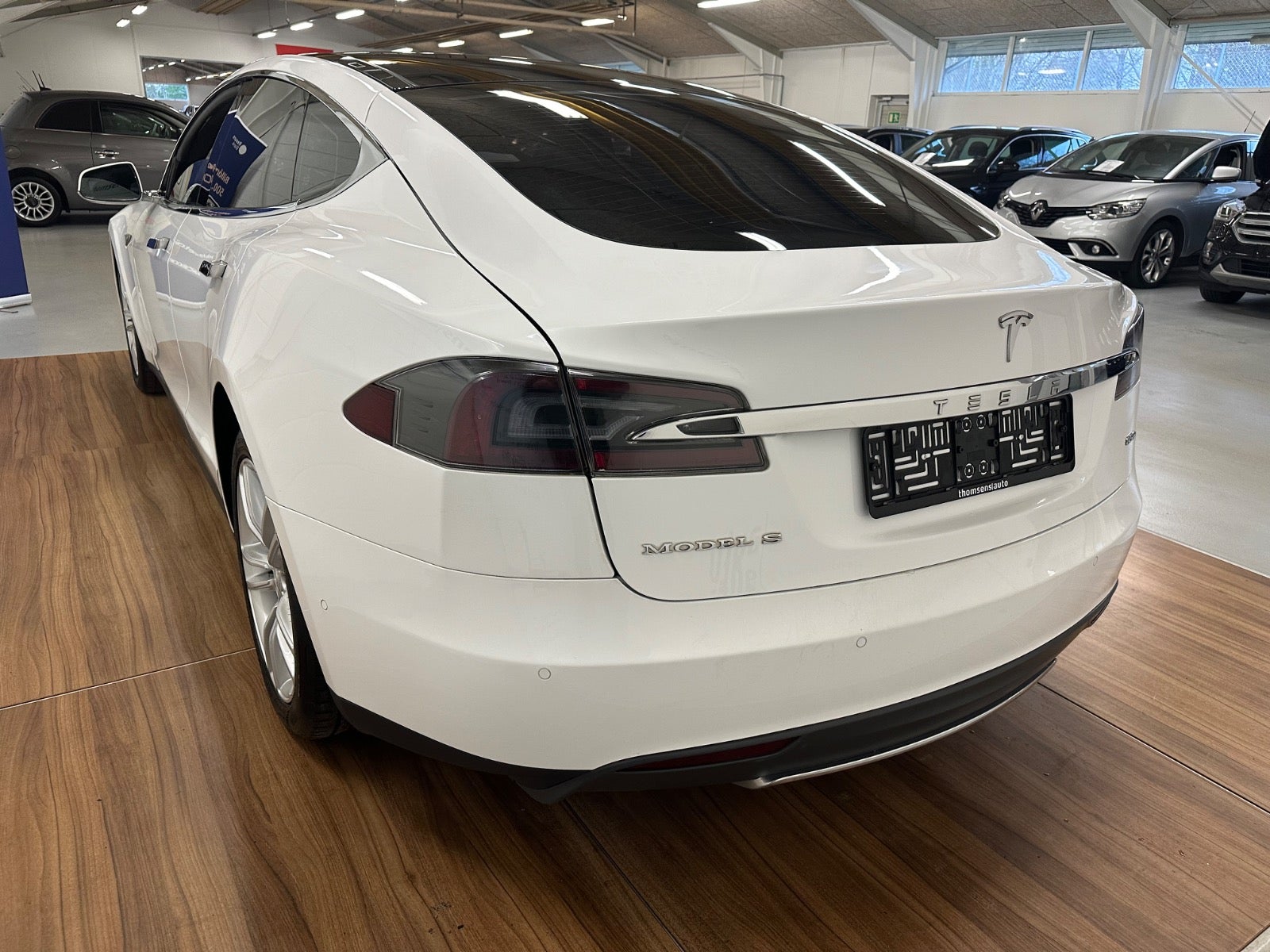 Tesla Model S 2016