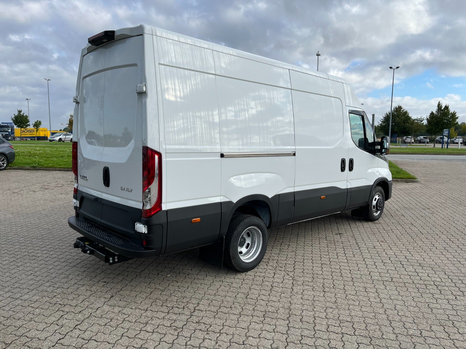 Billede af Iveco Daily 3,0 35C18 12m³ Van AG8