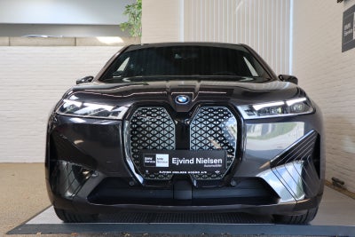 BMW iX xDrive40 Fully Charged