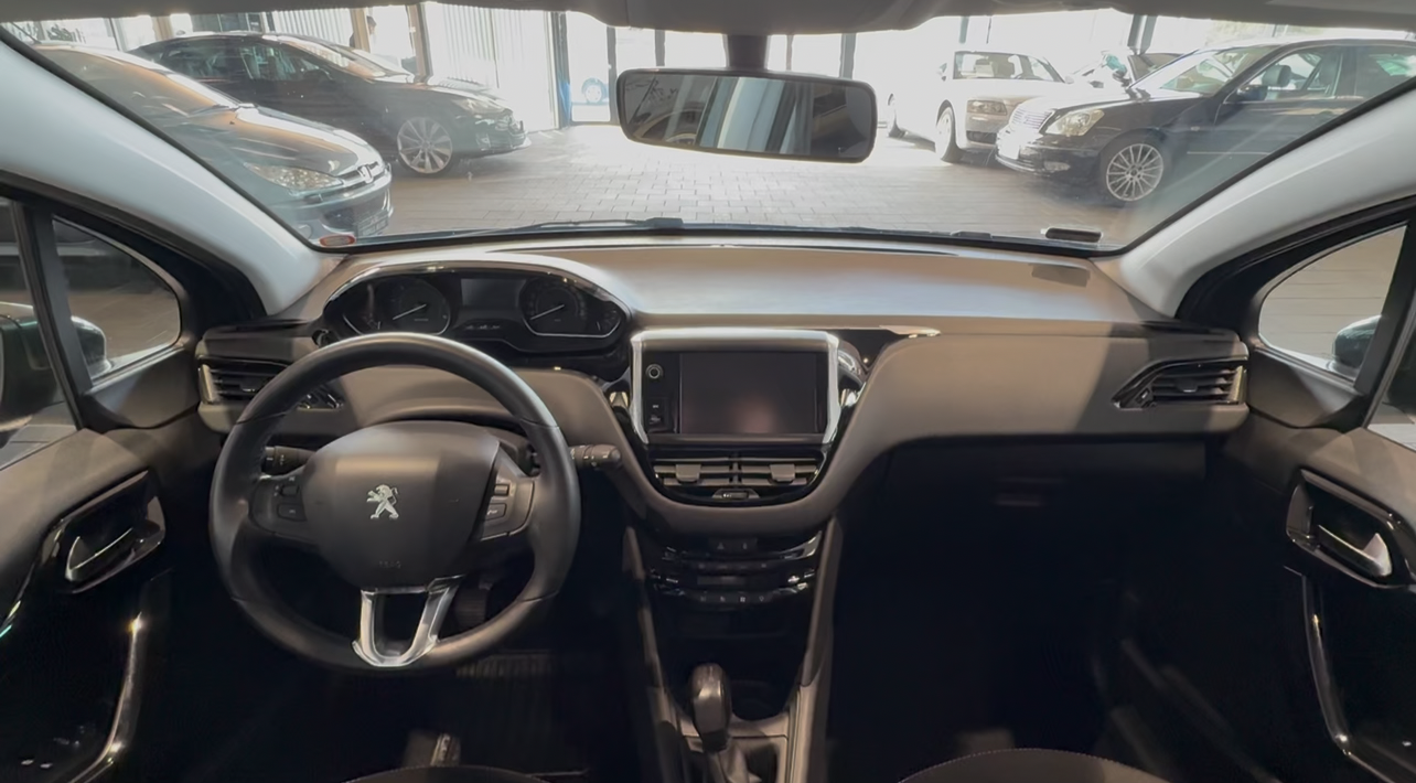 Billede af Peugeot 208 1,6 BlueHDi 100 Envy Sky