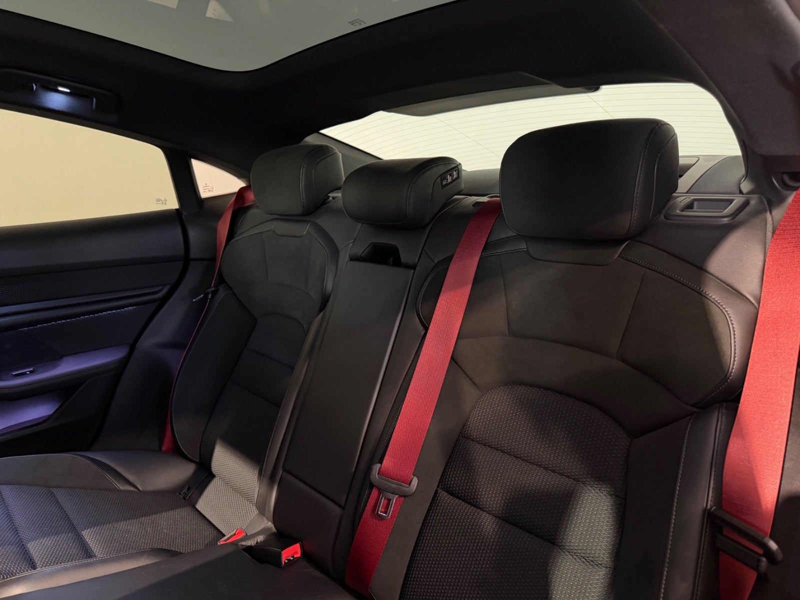 Porsche – Taycan 4S