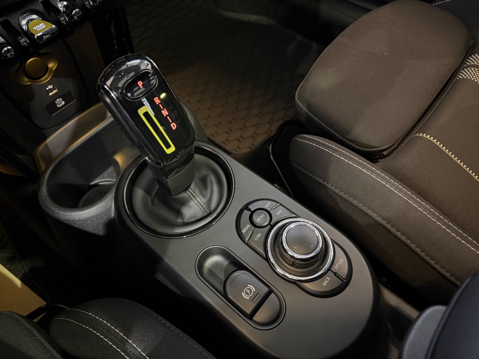 MINI Cooper SE Essential