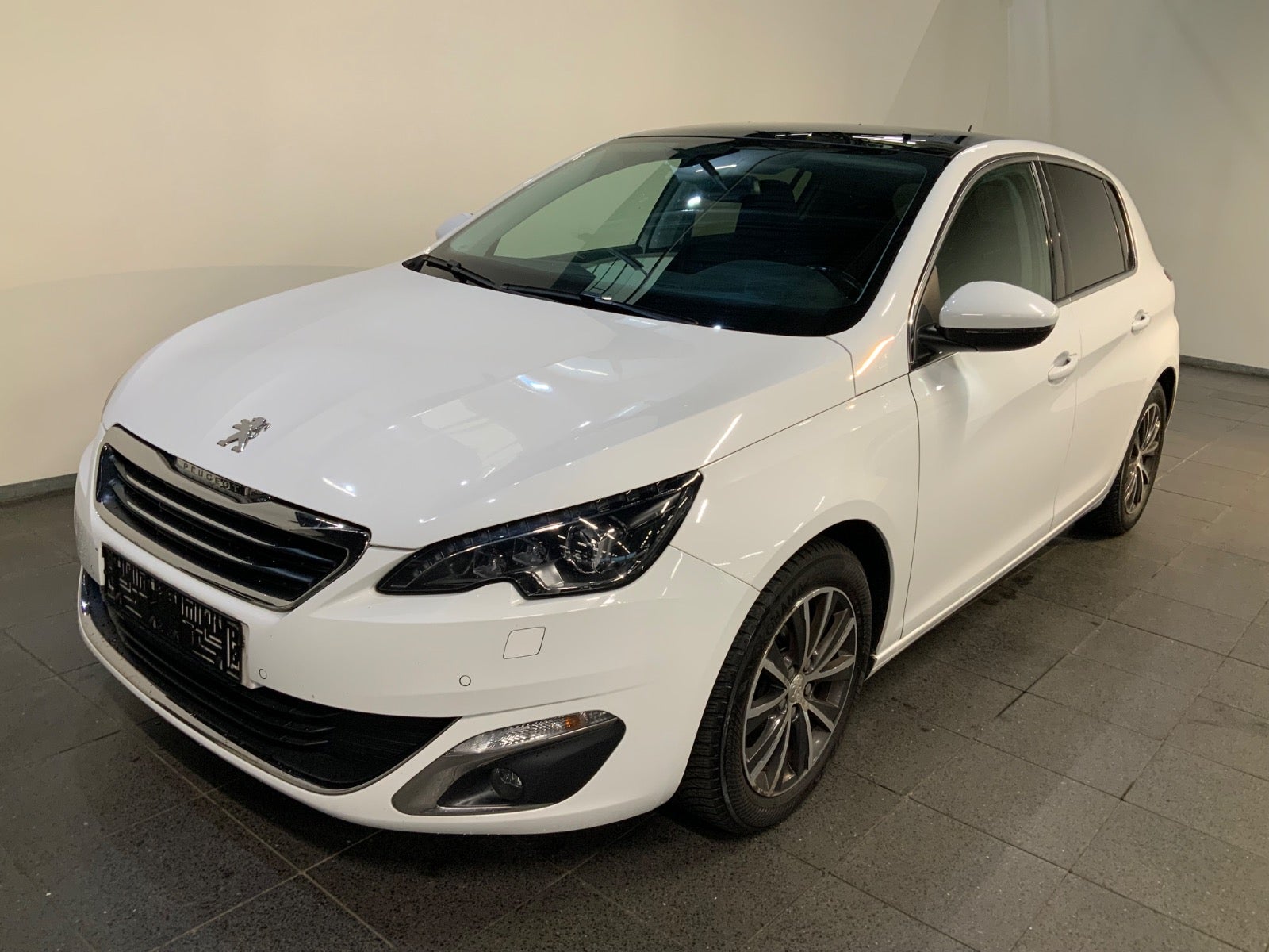 Peugeot 308 (1/8)