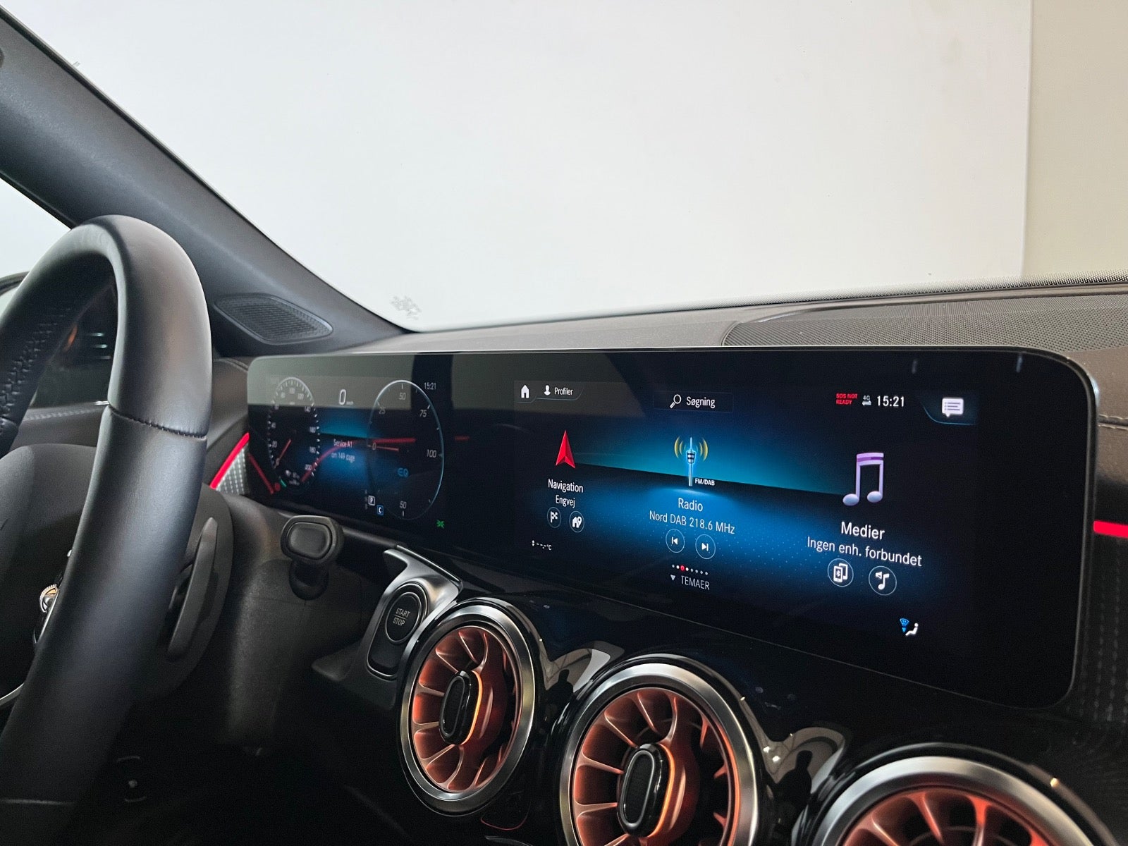 Mercedes EQB250 Electric Art
