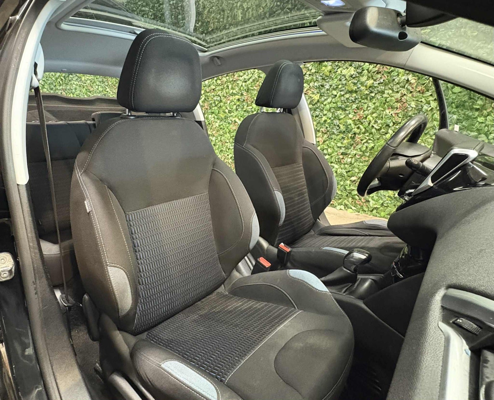 Billede af Peugeot 208 1,2 VTi Allure Sky