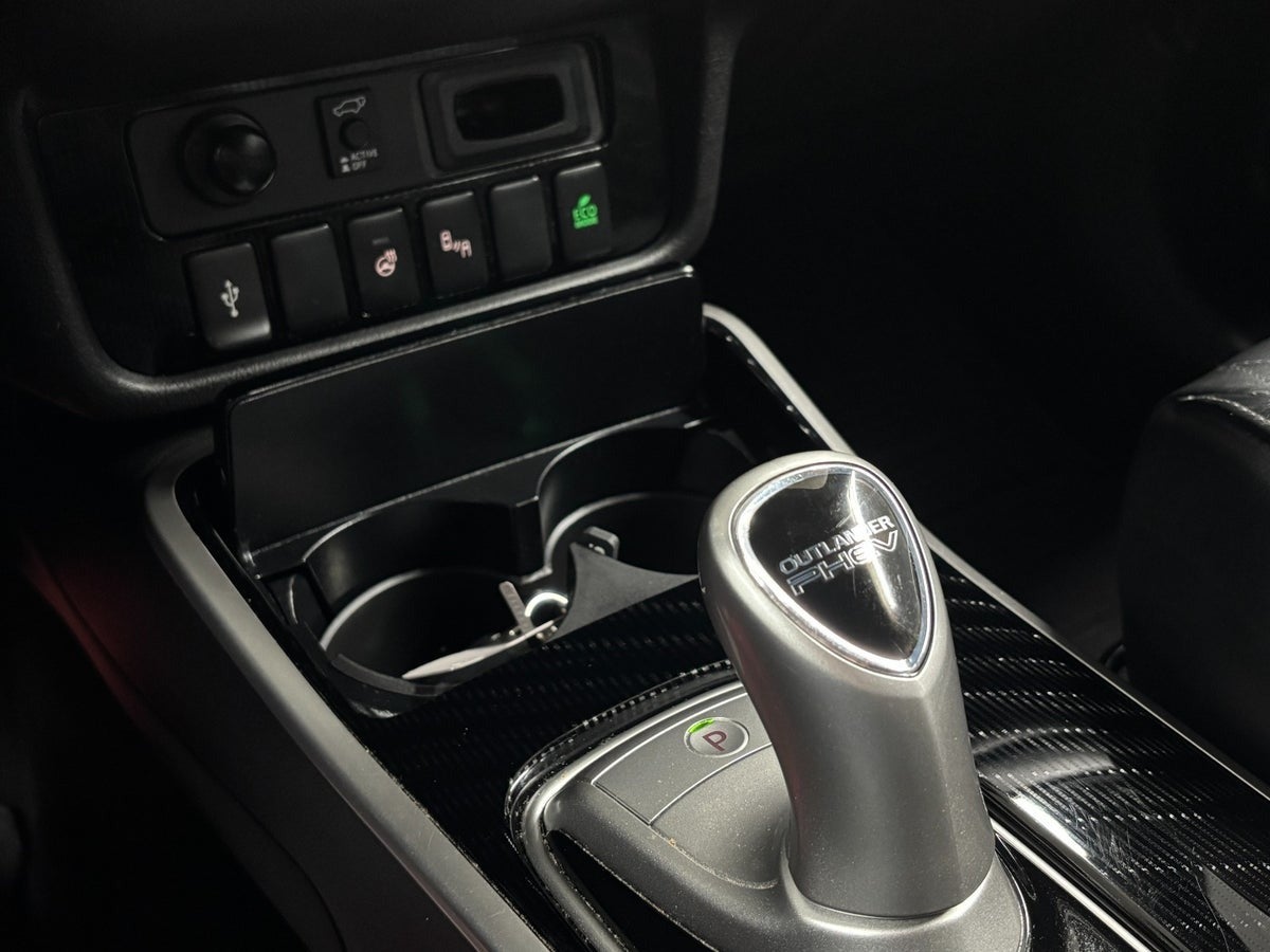 Billede af Mitsubishi Outlander 2,4 PHEV Instyle CVT 4WD