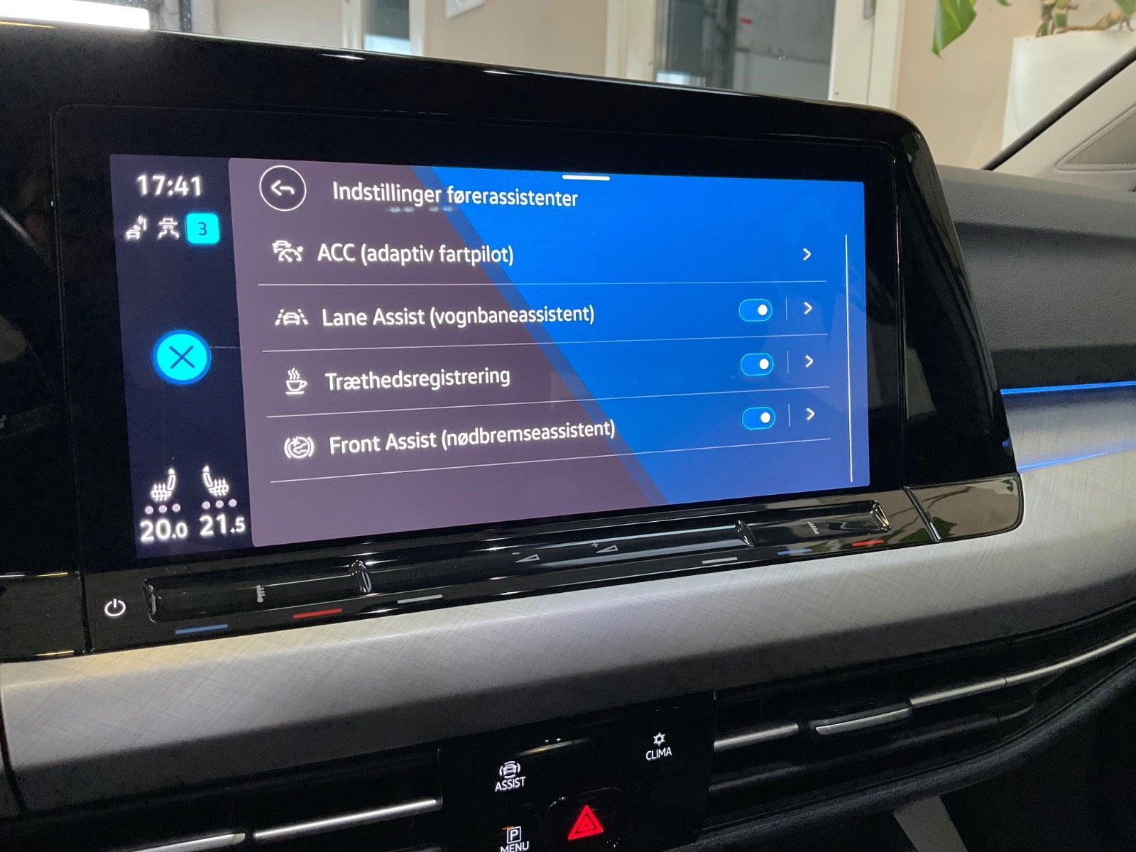 VW Golf VIII 1,5 TSi 130 Life Variant 5d - 12