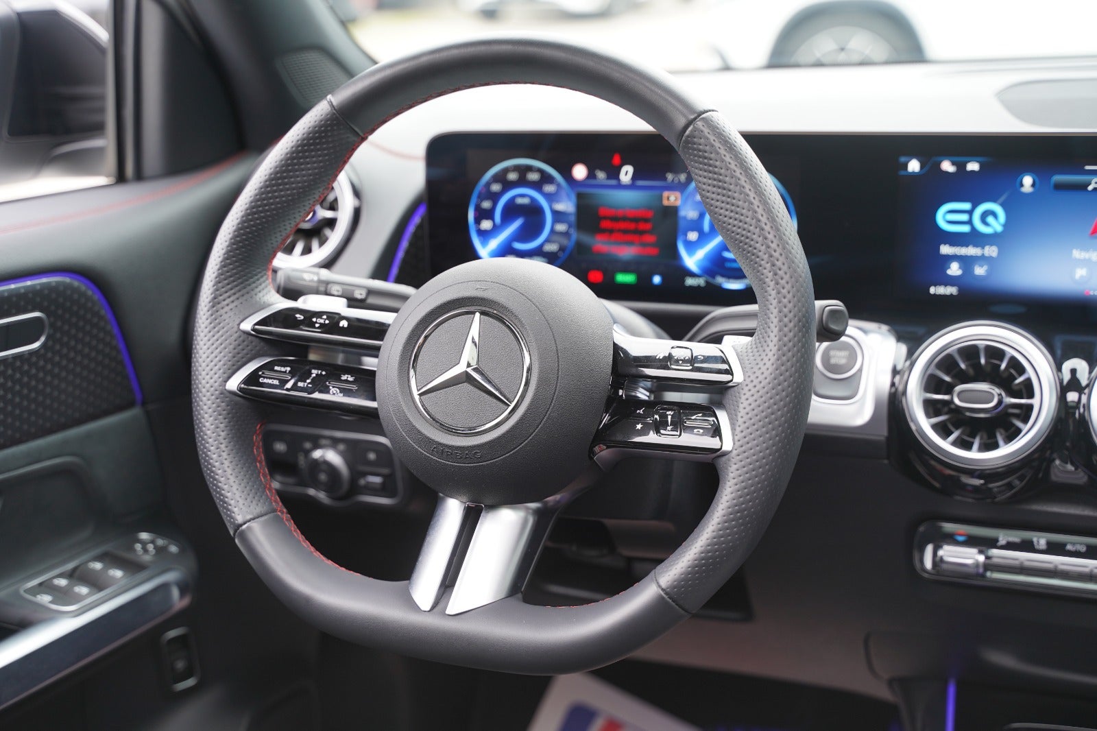 Billede af Mercedes EQB300  AMG Line 4Matic