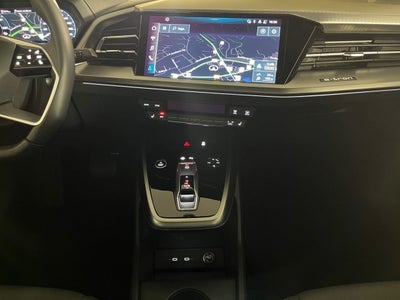 Audi Q4 e-tron Attraction Van