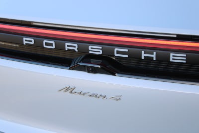 Porsche Macan 4 