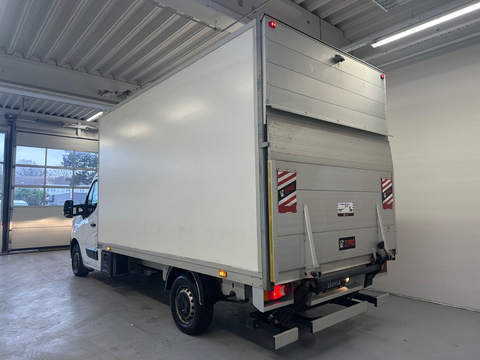 Billede af Renault Master IV T35 2,3 dCi 163 Alukasse m/lift