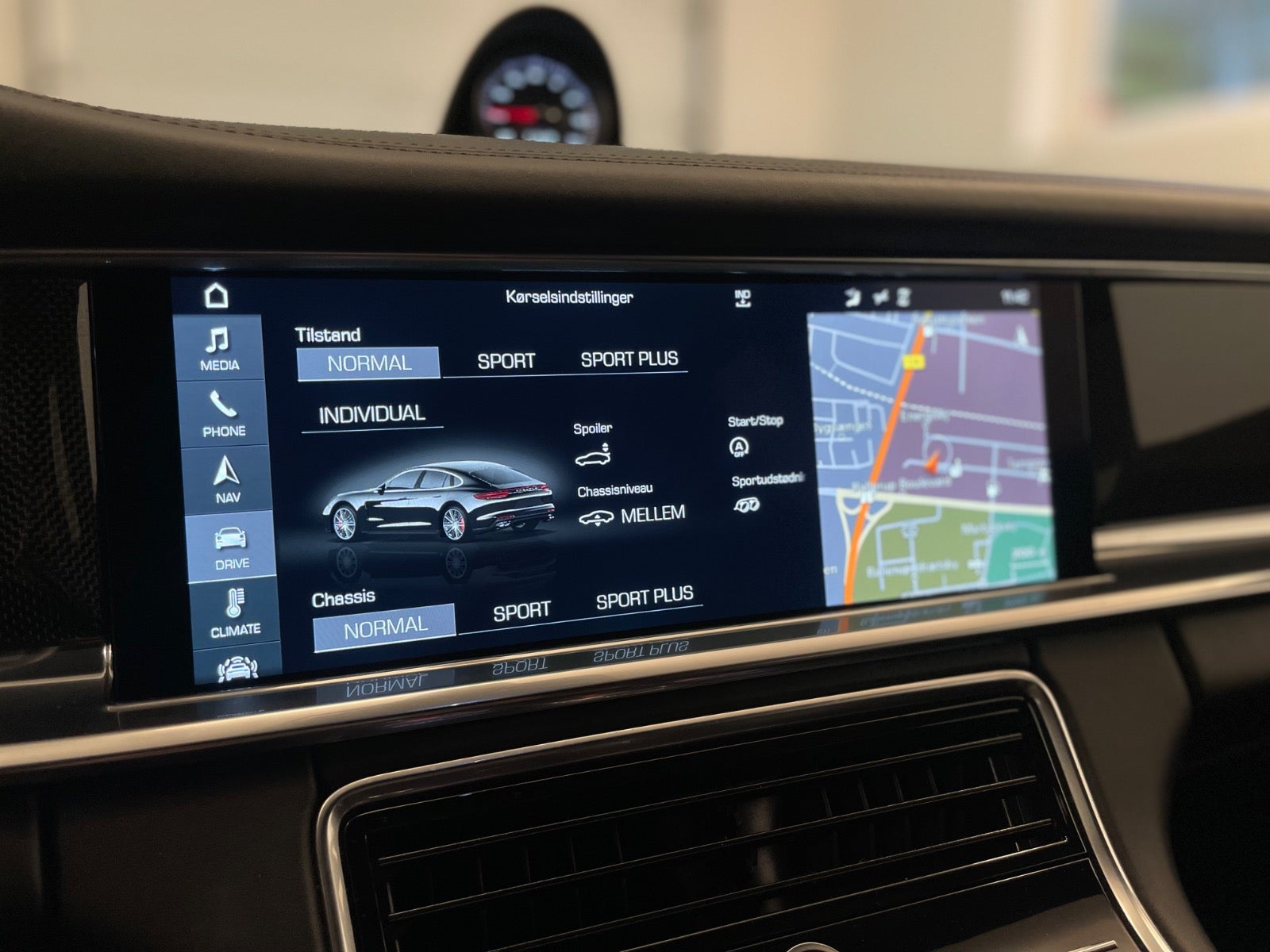 Porsche – Panamera Turbo