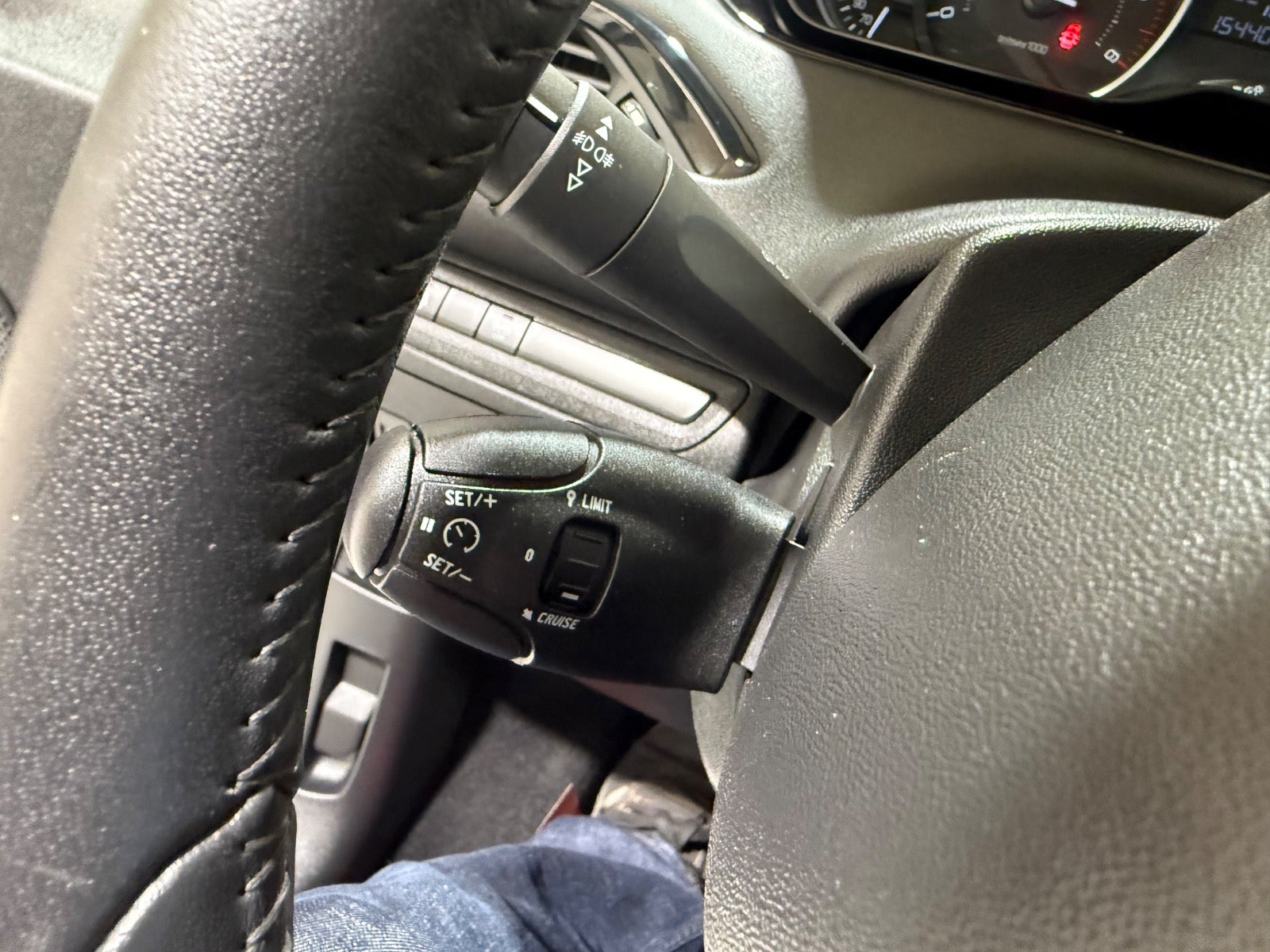 Peugeot 208 BlueHDi 100 Like Sky