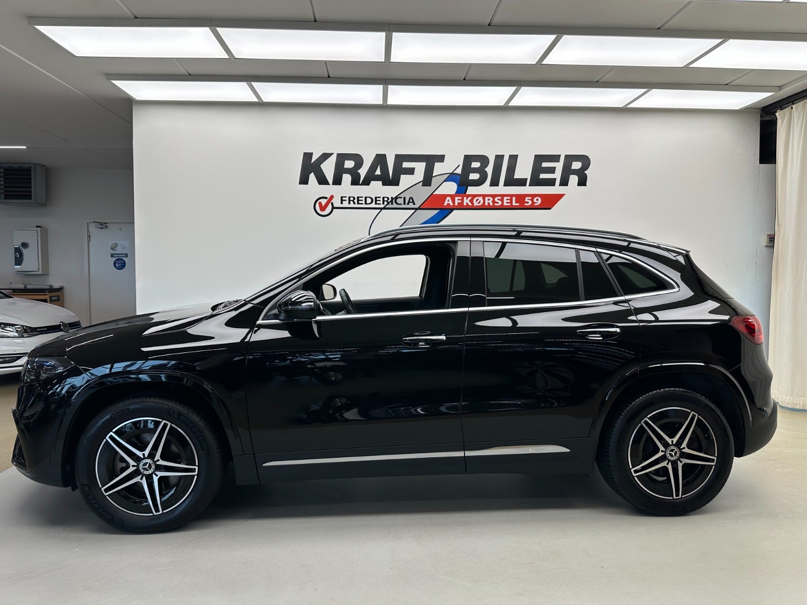 Billede af Mercedes EQA350  AMG Line 4Matic