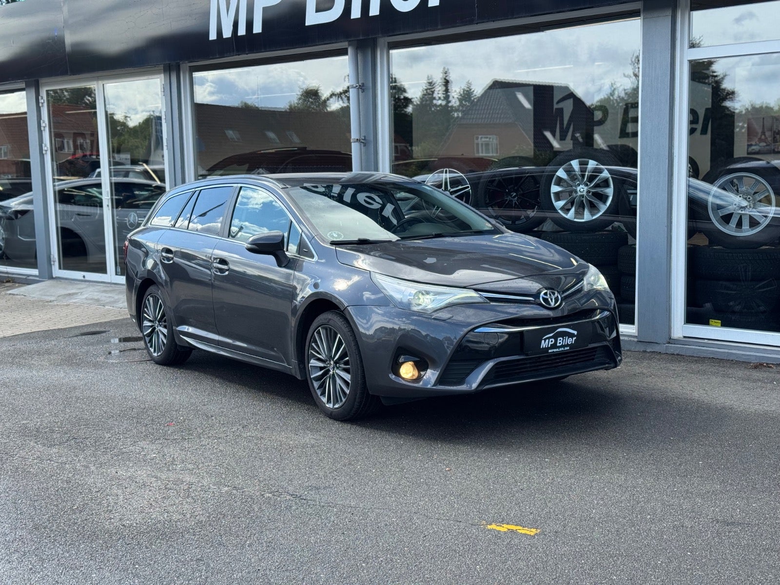 Billede af Toyota Avensis 1,8 VVT-i T2 Premium Touring Sports MDS