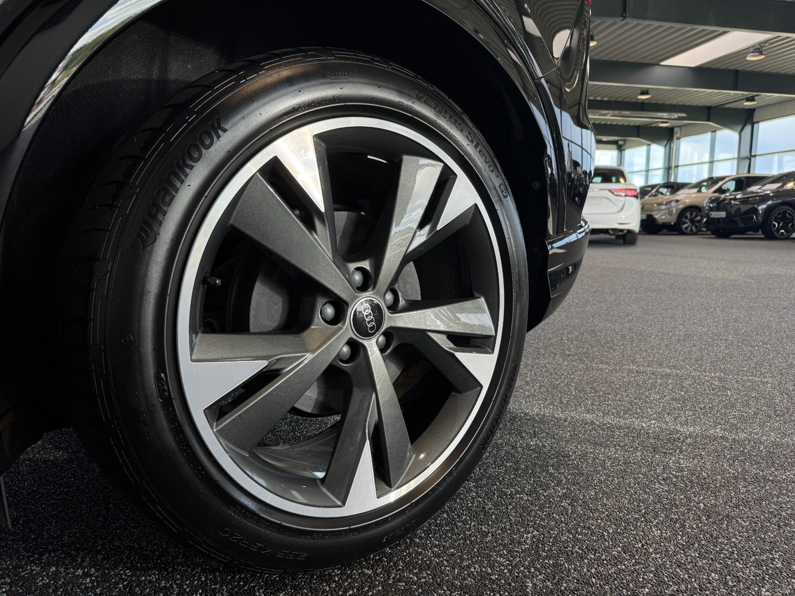 Audi Q4 e-tron 45 S-line Sportback quattro 5d - 9