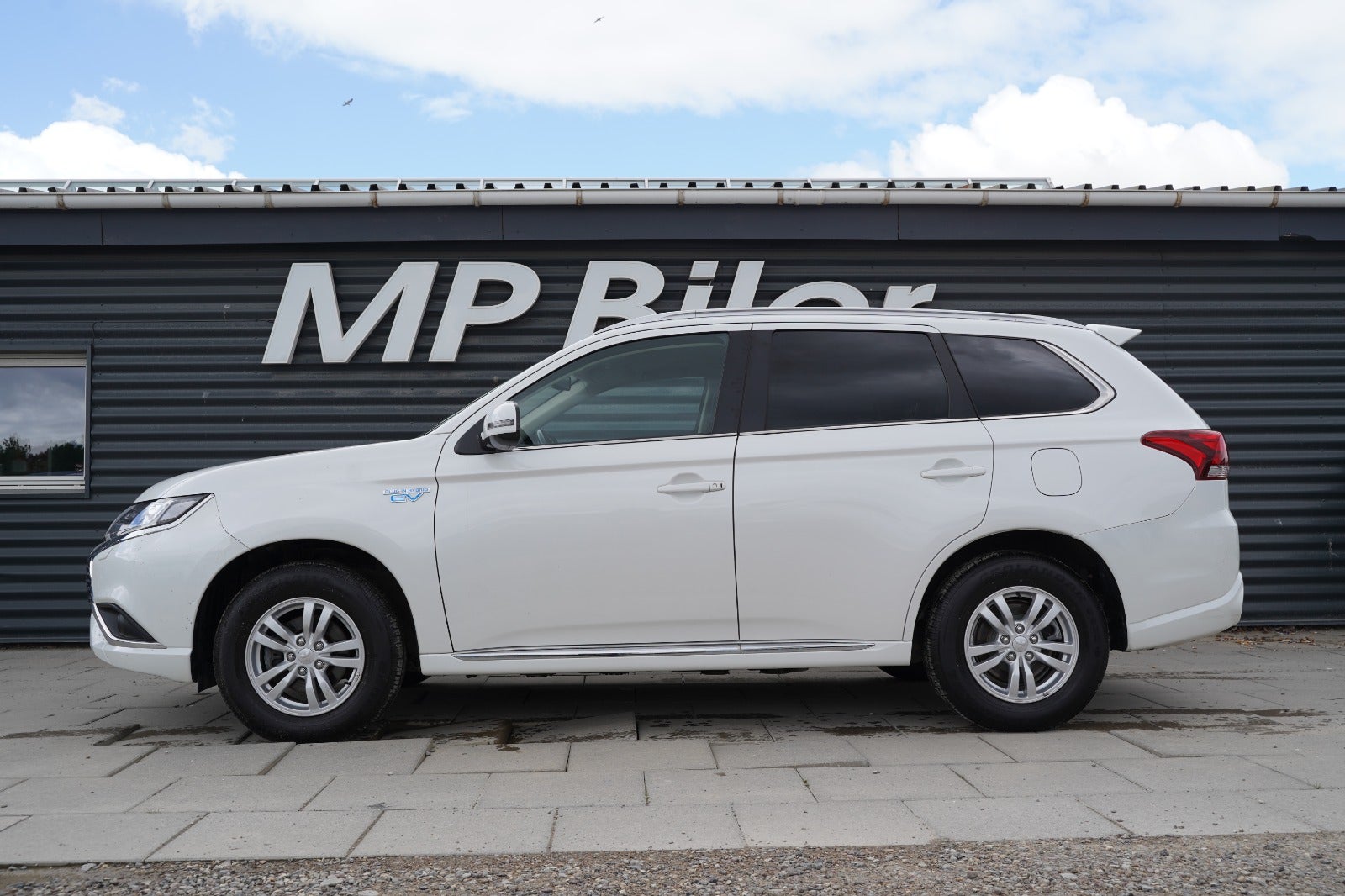 Billede af Mitsubishi Outlander 2,4 PHEV Inform+ CVT 4WD