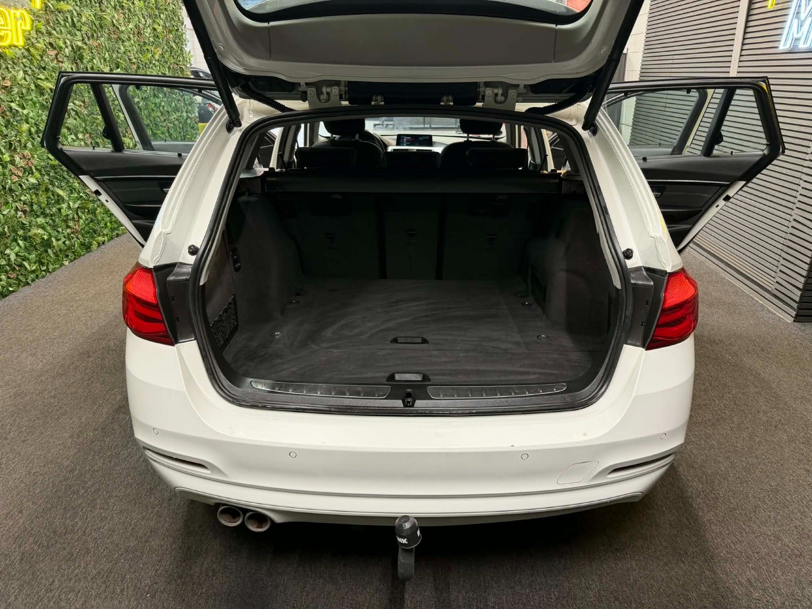 Billede af BMW 320d 2,0 Touring aut.