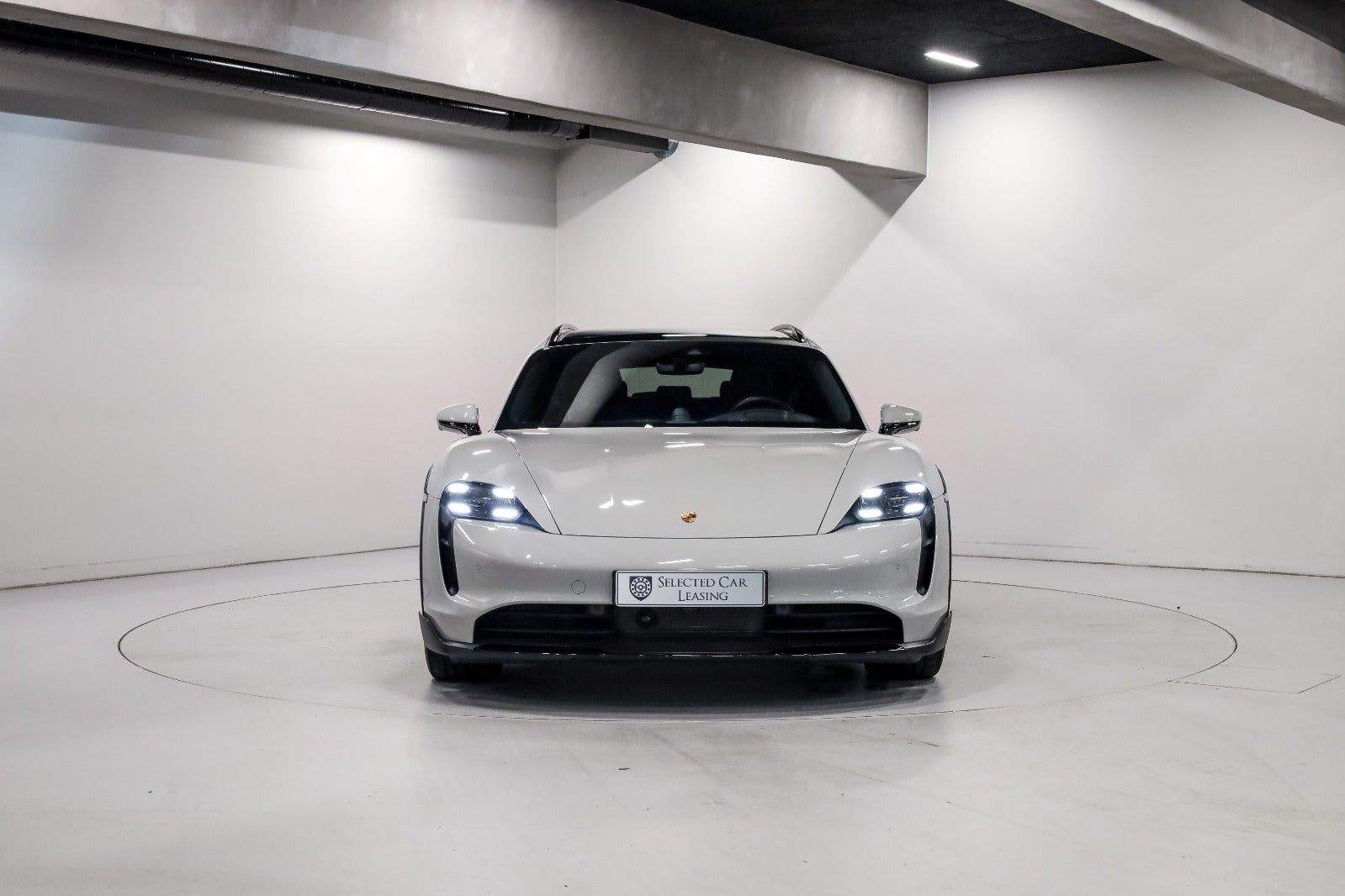 Porsche Taycan 4 Performance+ Cross Turismo