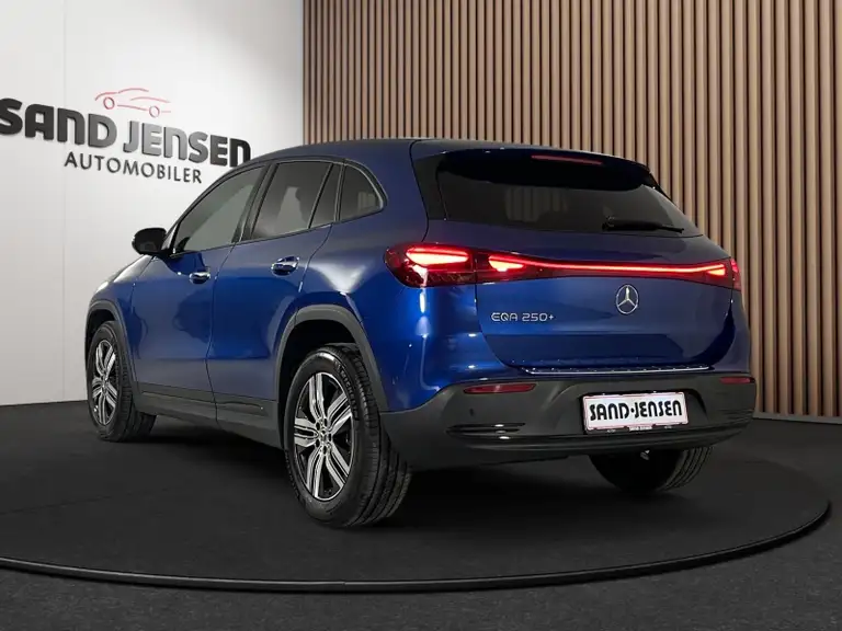 Mercedes EQA250+ Electric Art