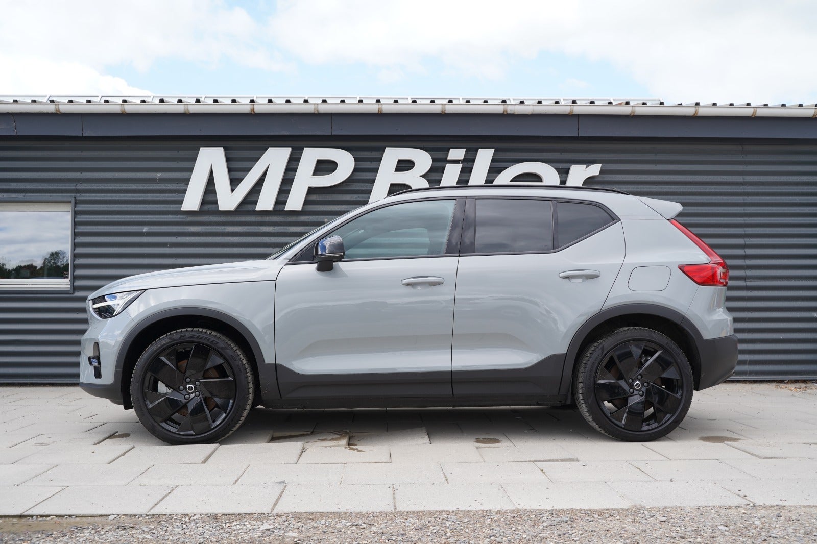 Billede af Volvo EX40  Extended Range Black Edition