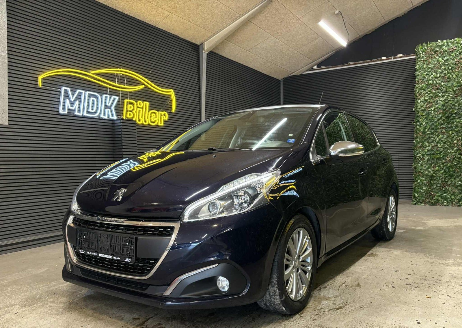 Billede af Peugeot 208 1,6 BlueHDi 100 Allure Sky