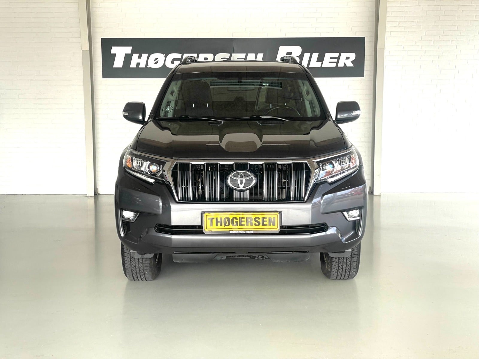 Billede af Toyota Land Cruiser 2,8 D-4D T2 aut. Van