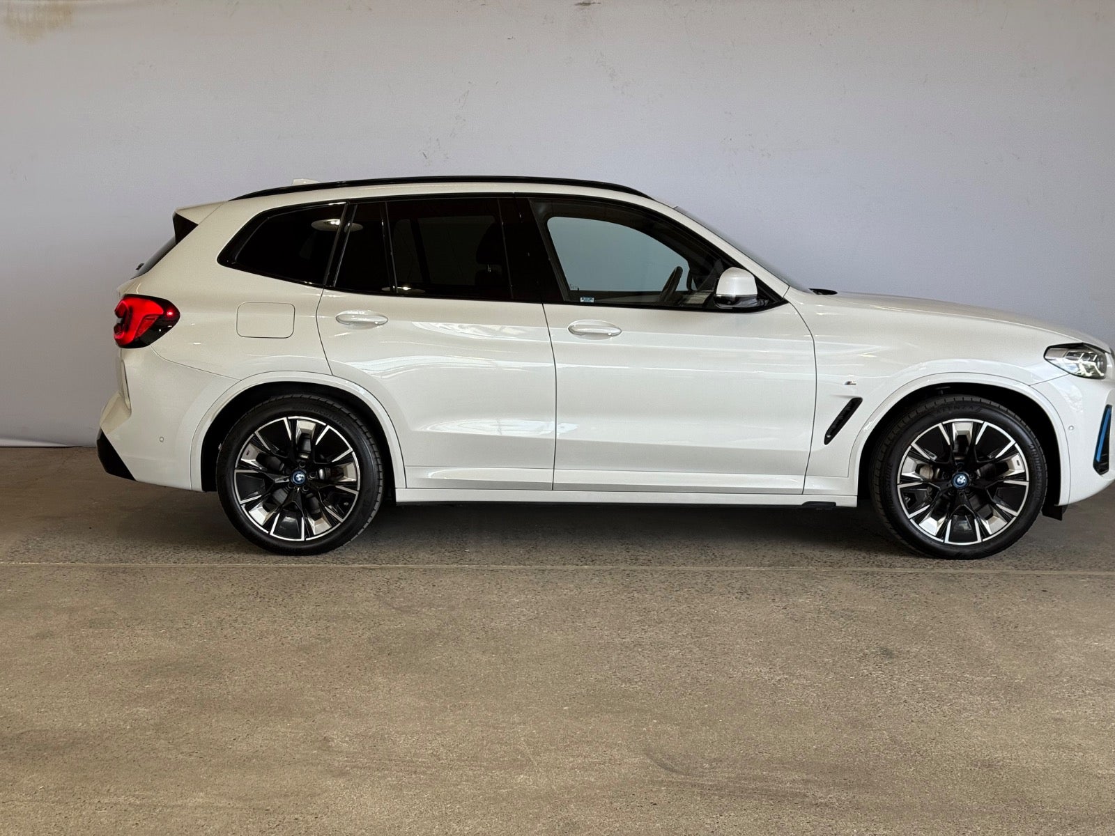 BMW iX3 Charged Plus M-Sport