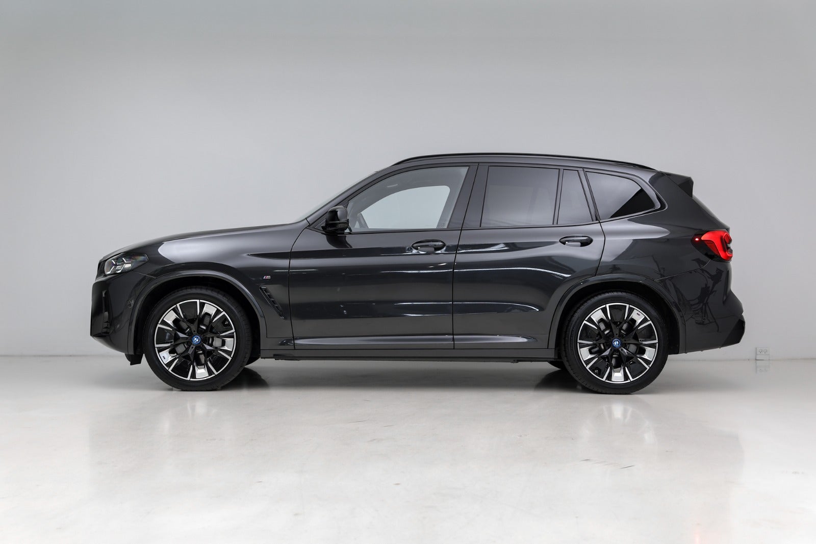 BMW iX3 Charged Plus M-Sport