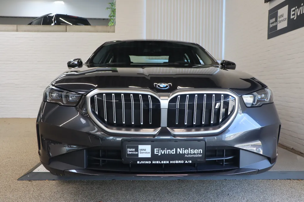 BMW i5 eDrive40 Sport Line