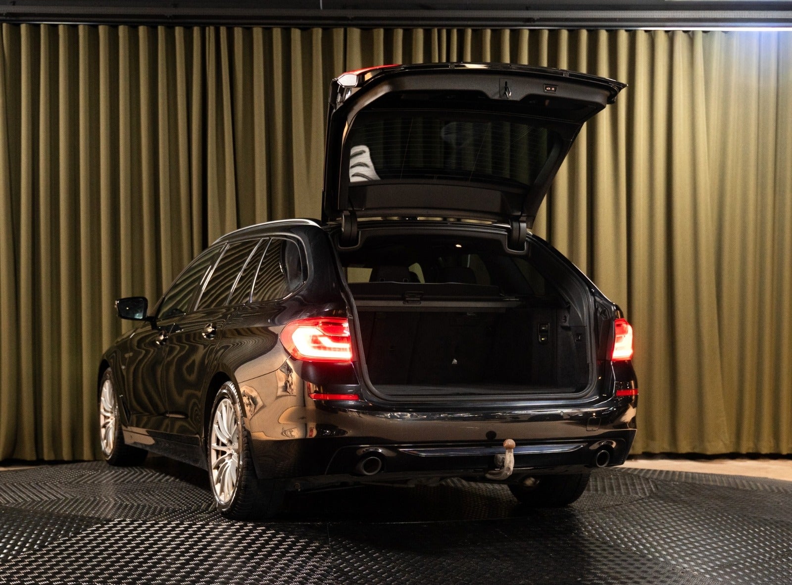 Billede af BMW 530d 3,0 Touring Sport Line aut.