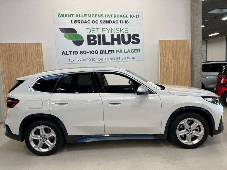 BMW iX1 xDrive30 X-Line