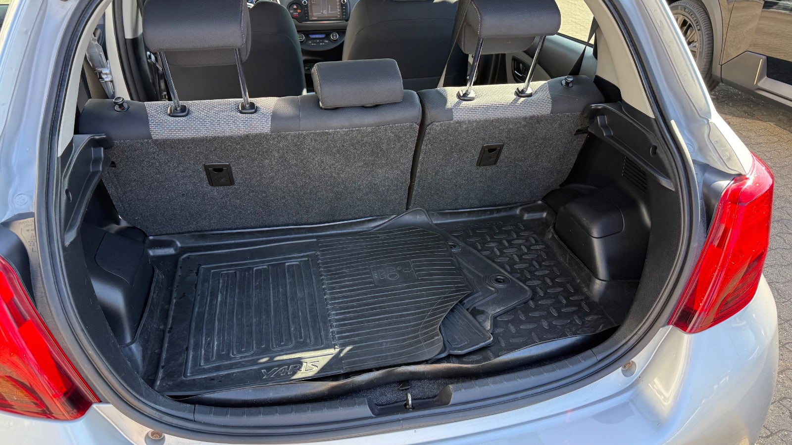 Toyota Yaris Hybrid H1 e-CVT