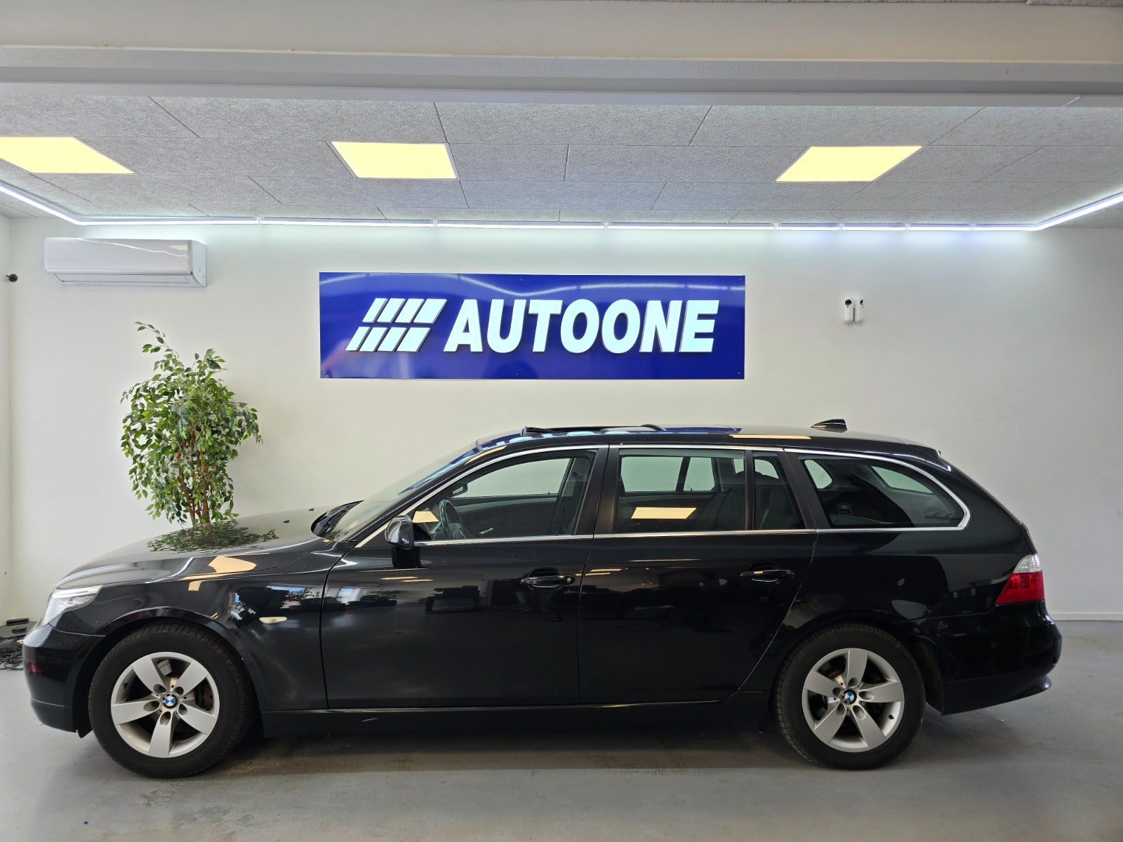 Billede af BMW 525i 3,0 Touring Steptr.