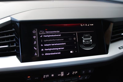 Audi Q4 e-tron Attitude