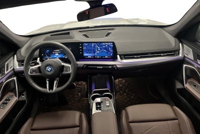BMW iX1 eDrive20 Fully Charged M-Sport - 4