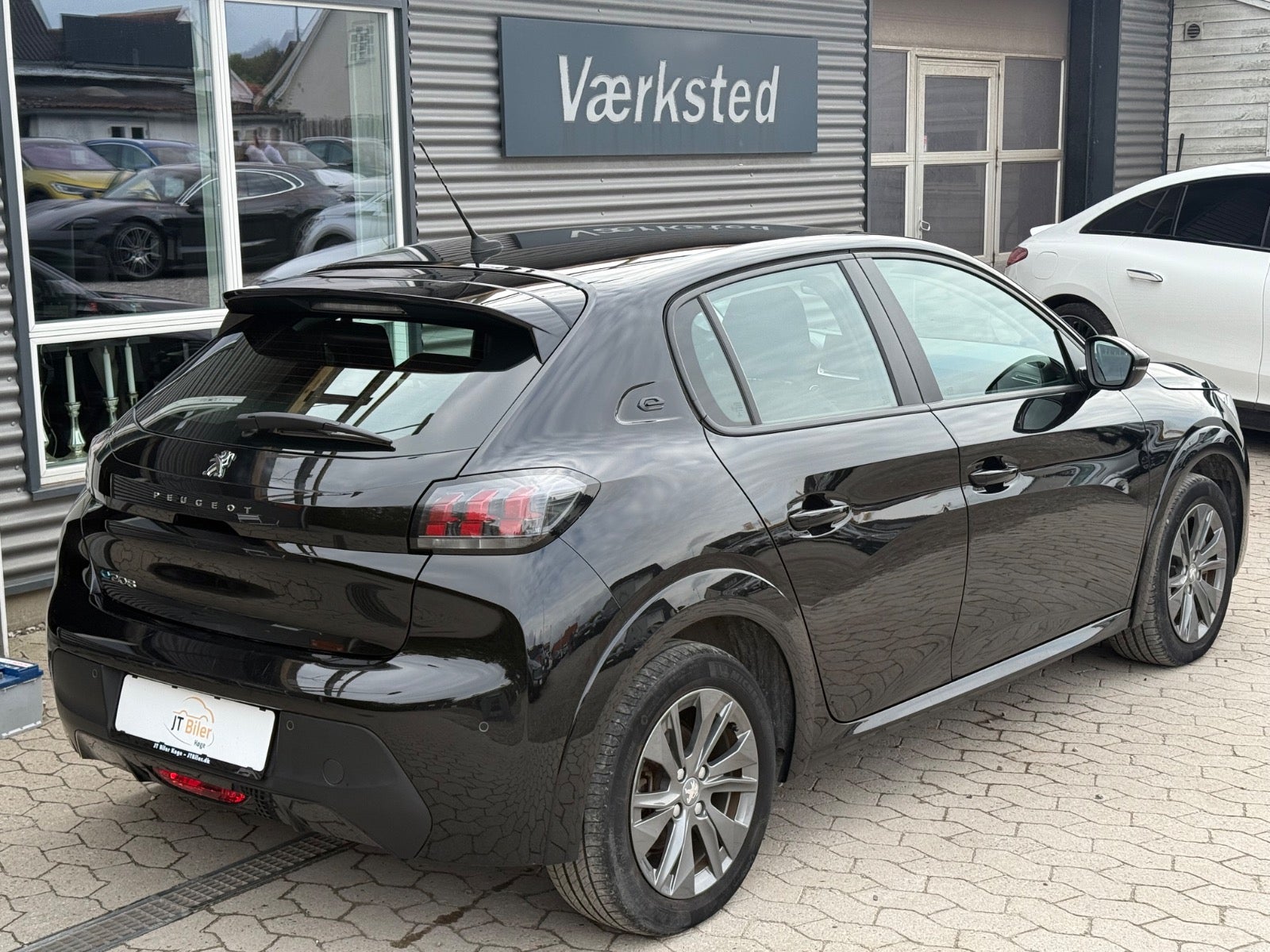 Peugeot e-208 Active