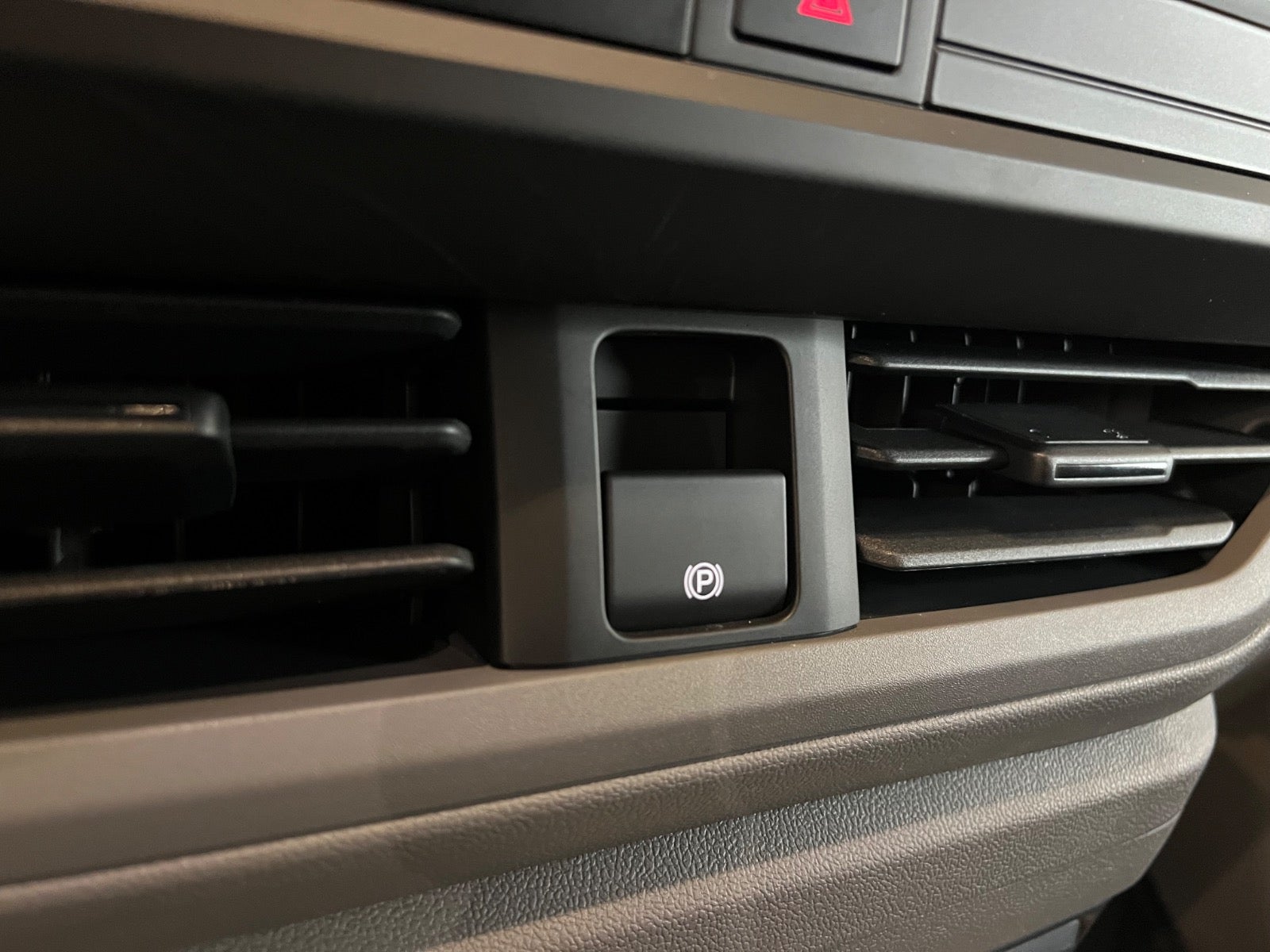 VW e-Transporter Comfort Kassevogn SWB