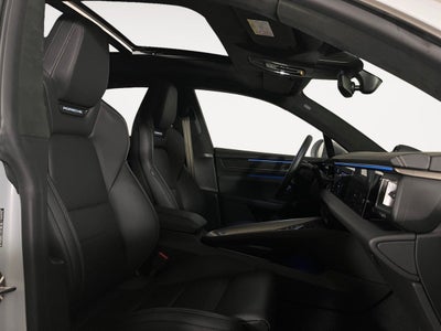 Porsche Macan Turbo Van